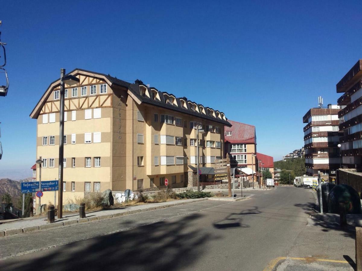 סיירה נבדה Apartamentos Sueno Nevado Con Piscina A Pie De Telesilla מראה חיצוני תמונה